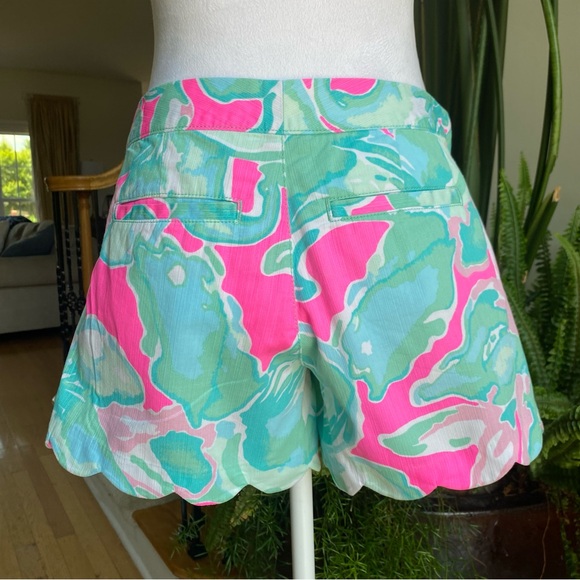 Lilly Pulitzer scalloped-hem shorts, size 2 - Picture 7 of 12
